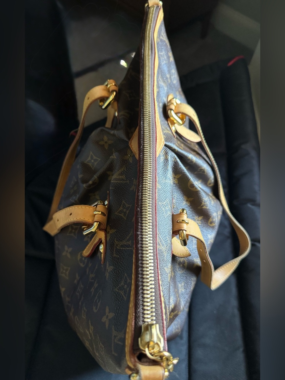 Louis Vuitton Palermo GM Monogram Tote - Picture 4 of 11
